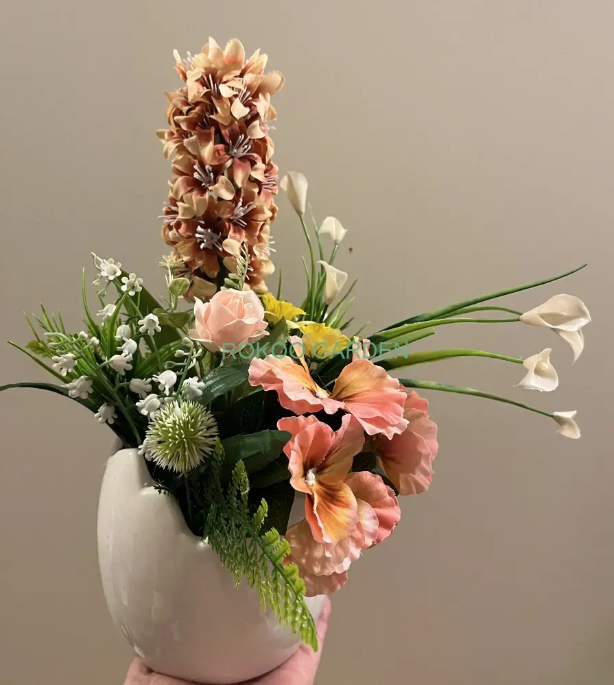 Jarní dekorace kytka ve skořápce 