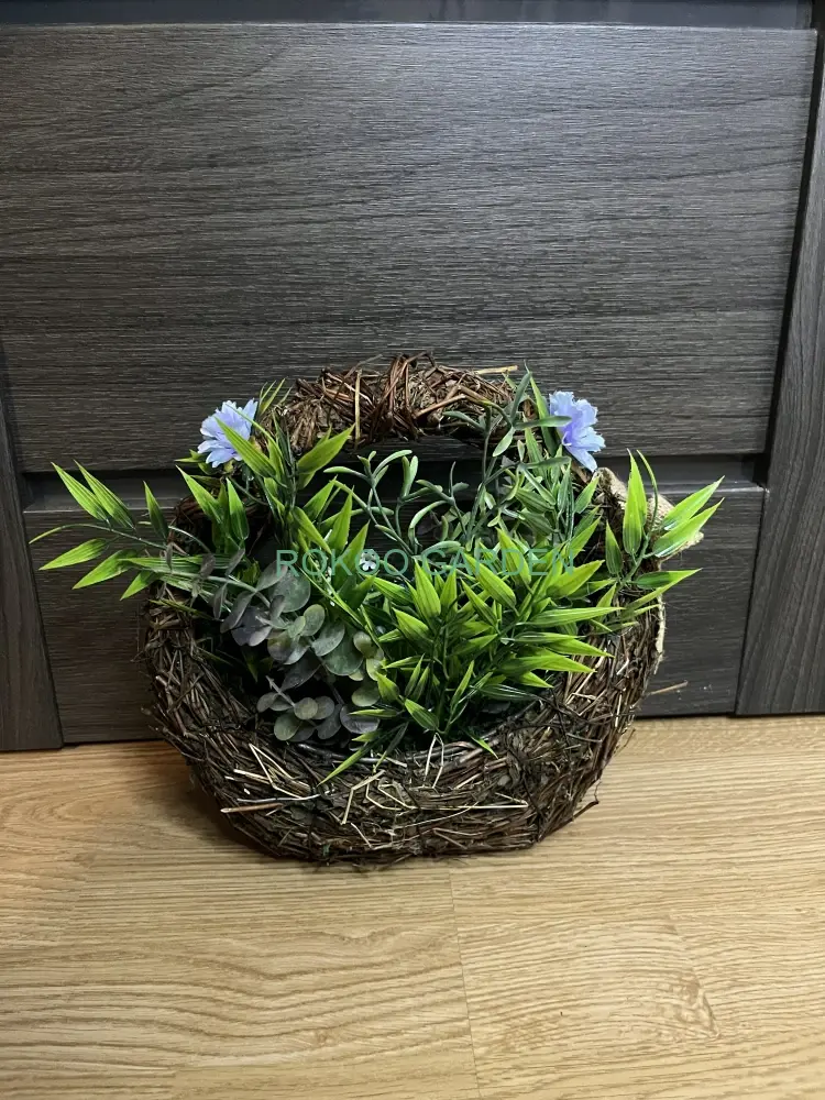 Velikonoční proutěný koš s králíčkem 