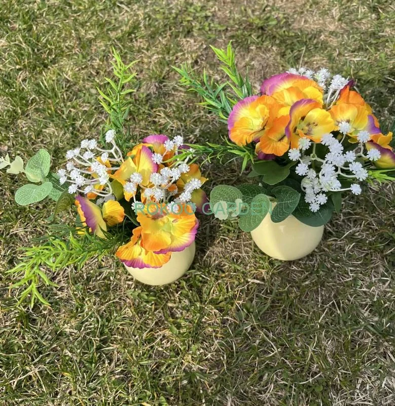 Maceškové mini aranžmá ve vázičce