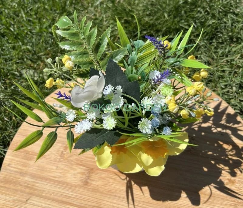 Jarní aranžmá s motivem Panny Marie a Ježíška