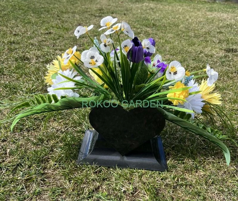 Pietní aranžmá grafitové srdce „Tichá jarní louka“