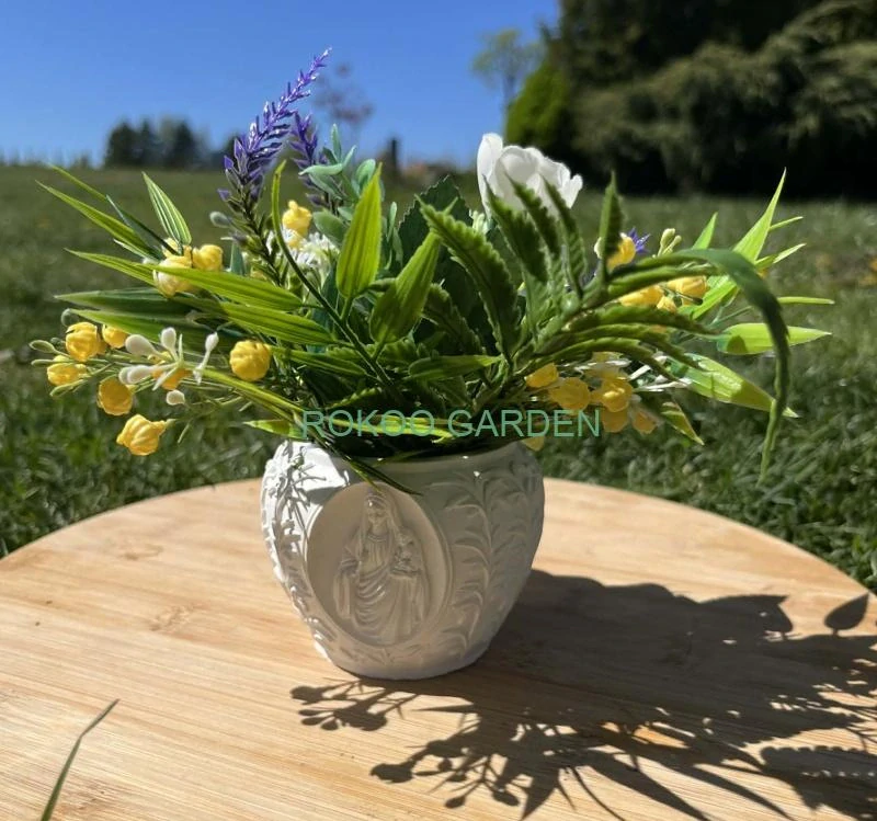 Jarní aranžmá s motivem Panny Marie a Ježíška