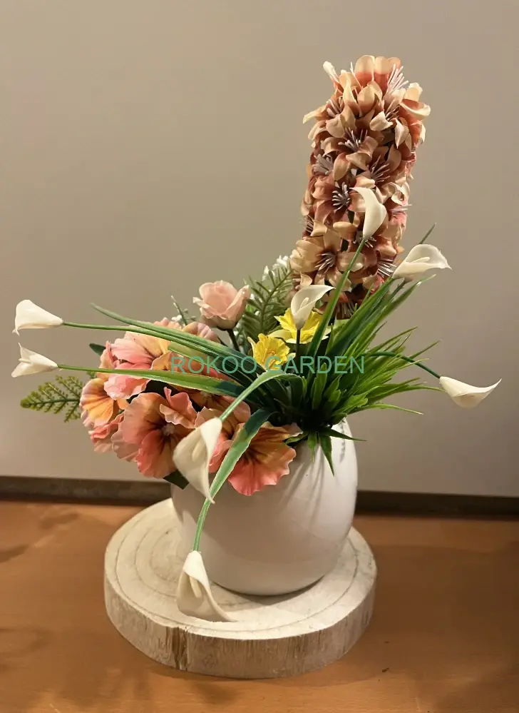 Jarní dekorace kytka ve skořápce 