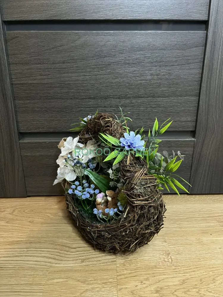 Velikonoční proutěný koš s králíčkem 