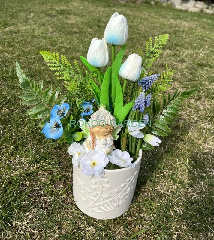 Pohádkové jarní aranžmá s vílou a modrými modřenci