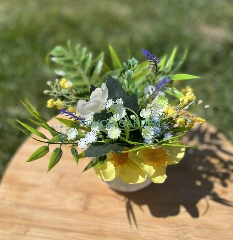 Jarní aranžmá s motivem Panny Marie a Ježíška