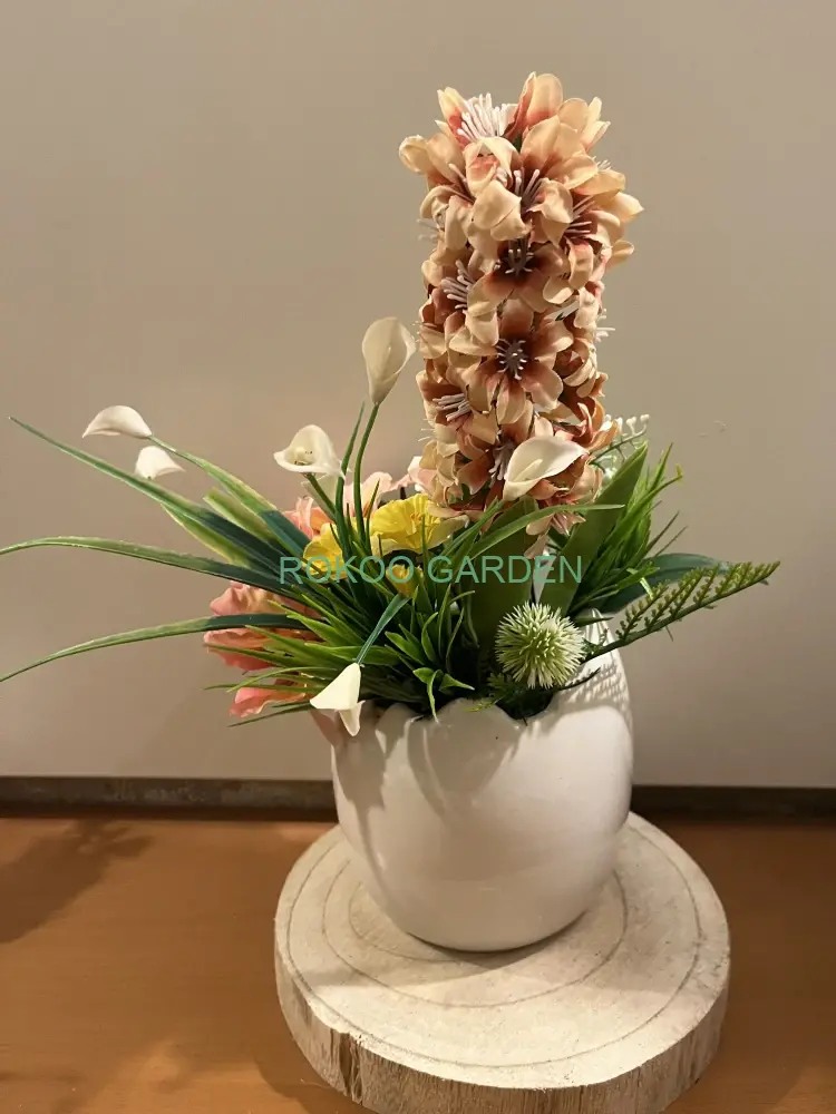 Jarní dekorace kytka ve skořápce 