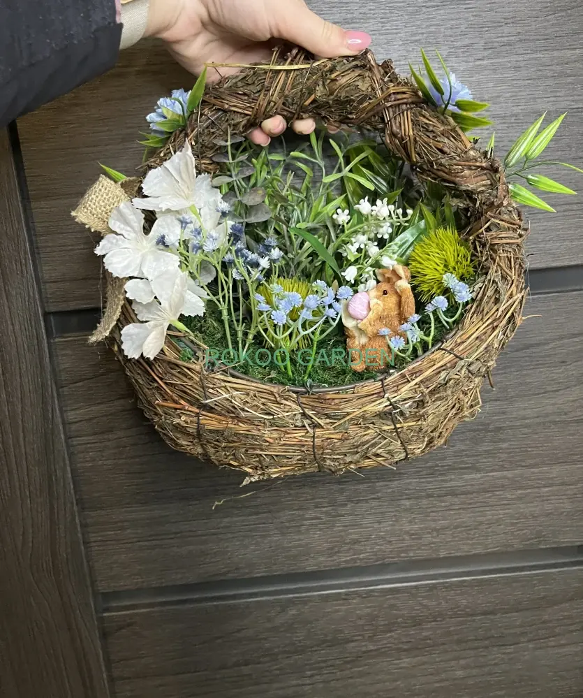 Velikonoční proutěný koš s králíčkem 