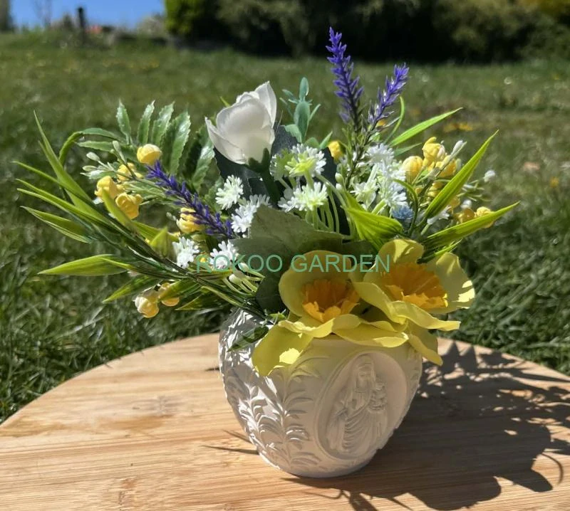 Jarní aranžmá s motivem Panny Marie a Ježíška