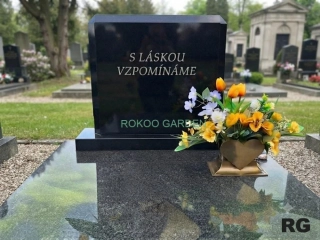 Pietní aranžmá „Zlaté srdce plné světla“